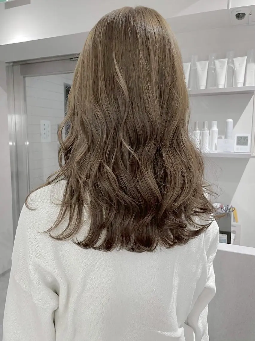 カラー コト ネのヘアスタイル