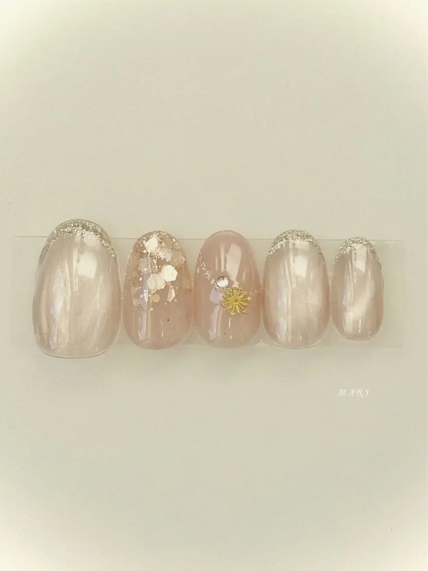 ネイル マグネットネイル ニュアンスネイル 冬ネイル クリスマス ハンドネイル Mary nail .narumiのネイルデザイン