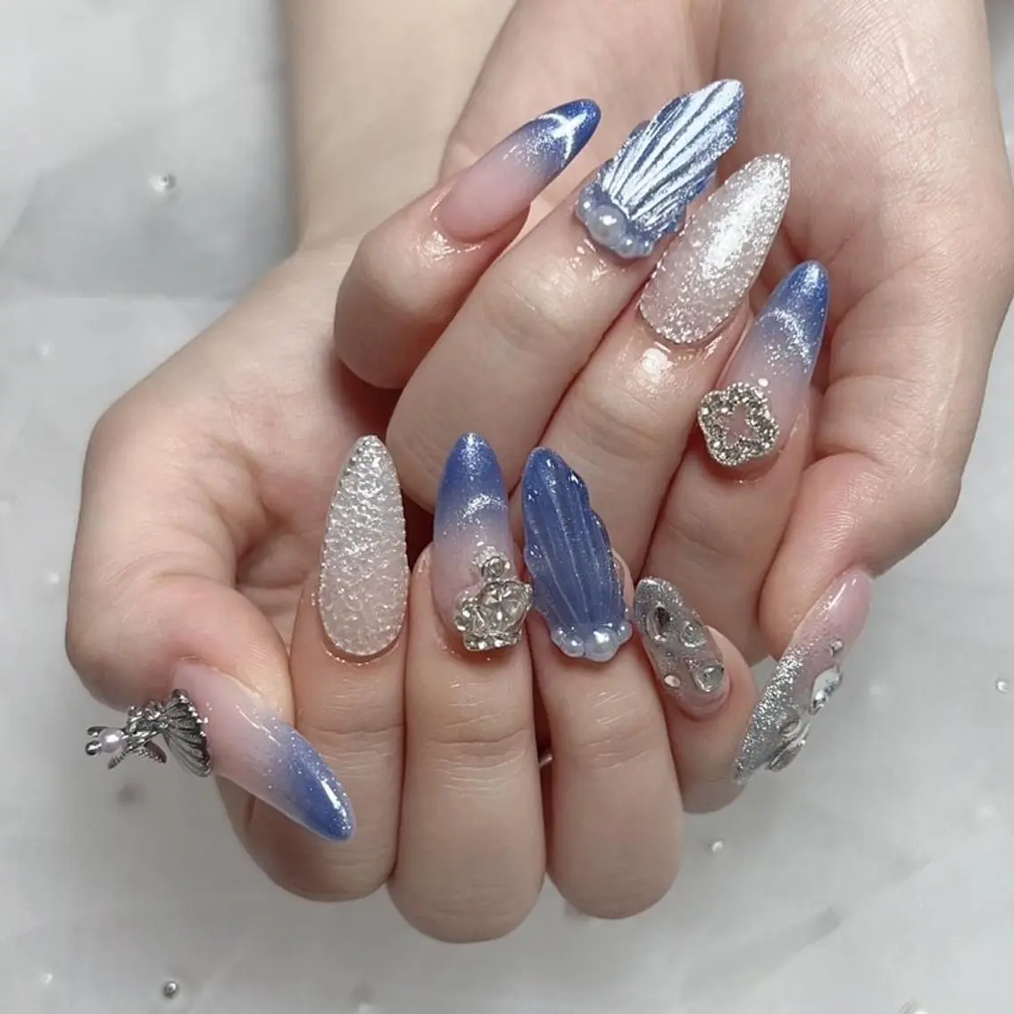 ネイル ハンドネイル CC NaNa ワンホンネイル🌙Nのネイルデザイン