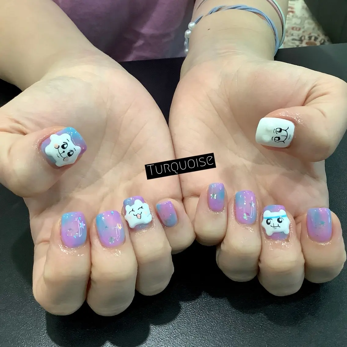 ネイル ハンドネイル 個性派ネイルサロン 💅🏼ターコイズのネイルデザイン