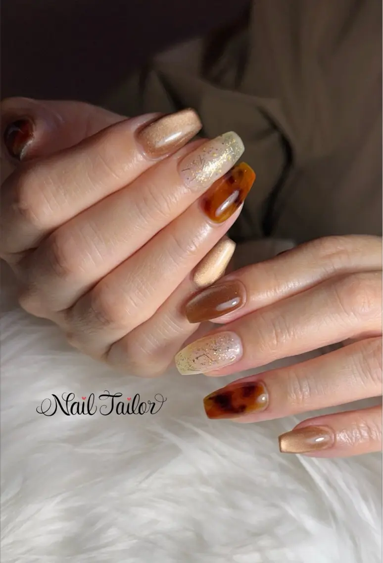 ネイル べっ甲ネイル ブラウン マグネットネイル ニュアンスネイル オフィスネイル ハンドネイル NailTailor ネイルテイラーのネイルデザイン