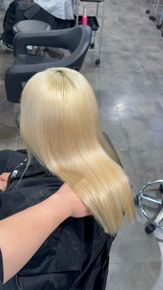 ロング カラー ヘアカラー 韓国っぽ×透け感🪽 Fumi 🤍のヘアスタイル