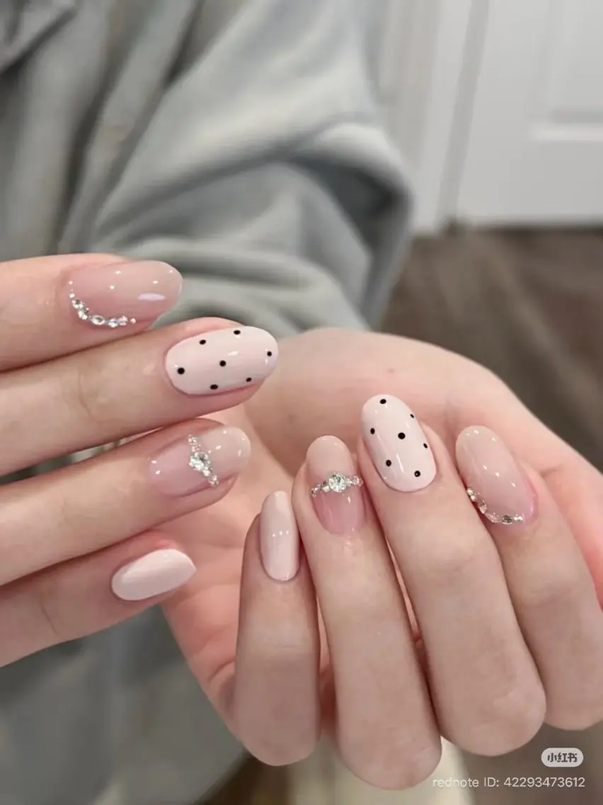 ネイル フレンチネイル キラキラネイル 韓国ネイル シンプルネイル ワンホンネイル ハンドネイル MEI Nailのネイルデザイン