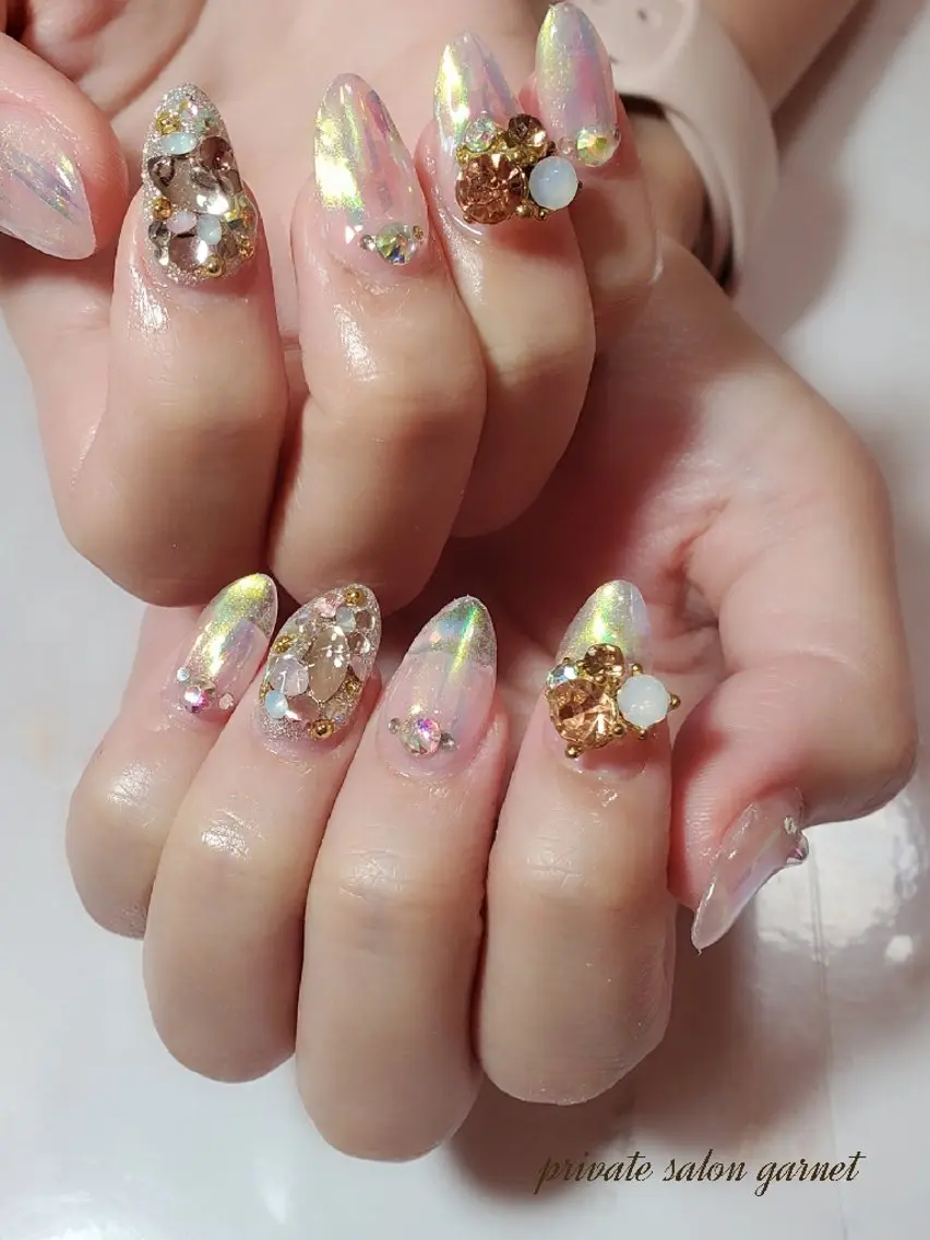 ネイル オーロラネイル キラキラネイル Garnet nailのネイルデザイン