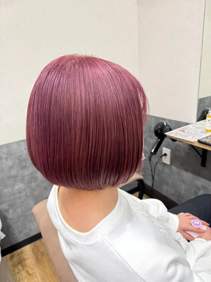 ショート カラー カシス ピンクカラー reeed konnoのヘアスタイル