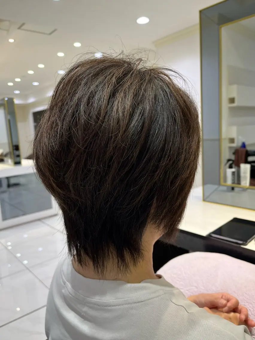 カット＋ヘアマニキュア＋シャンプーの写真