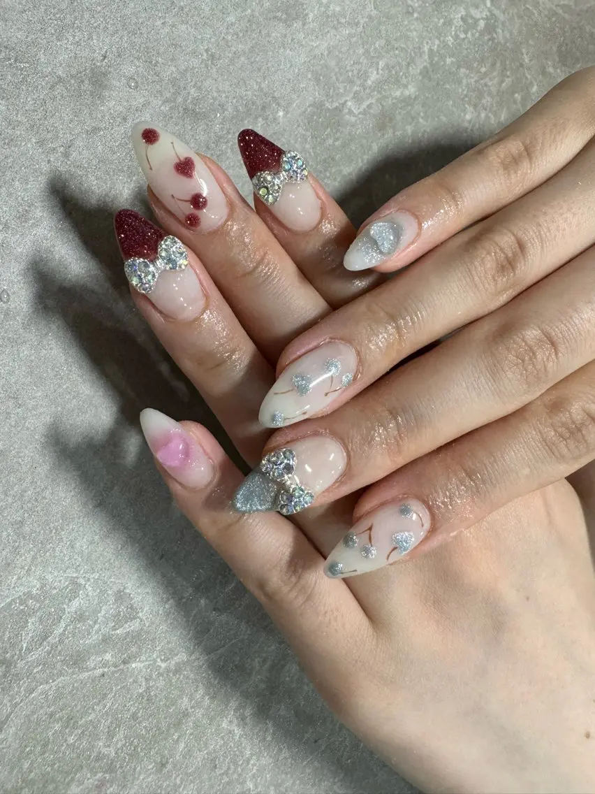 ネイル LAVISH 大和店 emi･:*+のネイルデザイン