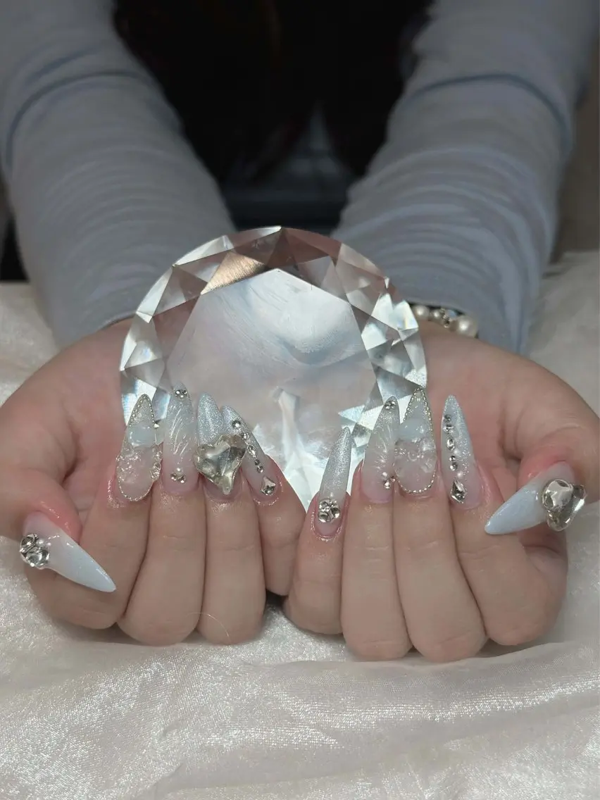 ネイル チークネイル ドット フレンチネイル グラデーション ハート ハンドネイル Julli NailStudioのネイルデザイン