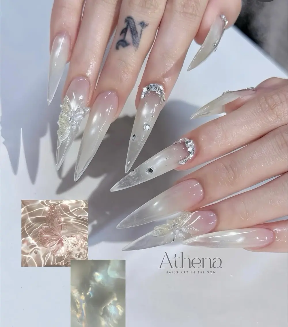 ネイル 長さ出し グラデーション キラキラネイル マグネットネイル ニュアンスネイル ハンドネイル Lee Ainのネイルデザイン