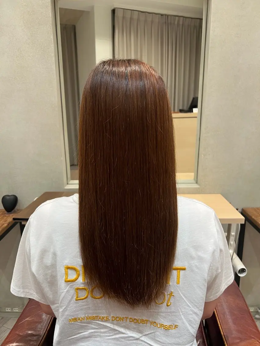 ロング moe   美髪矯正 ツヤツヤストレートのヘアスタイル