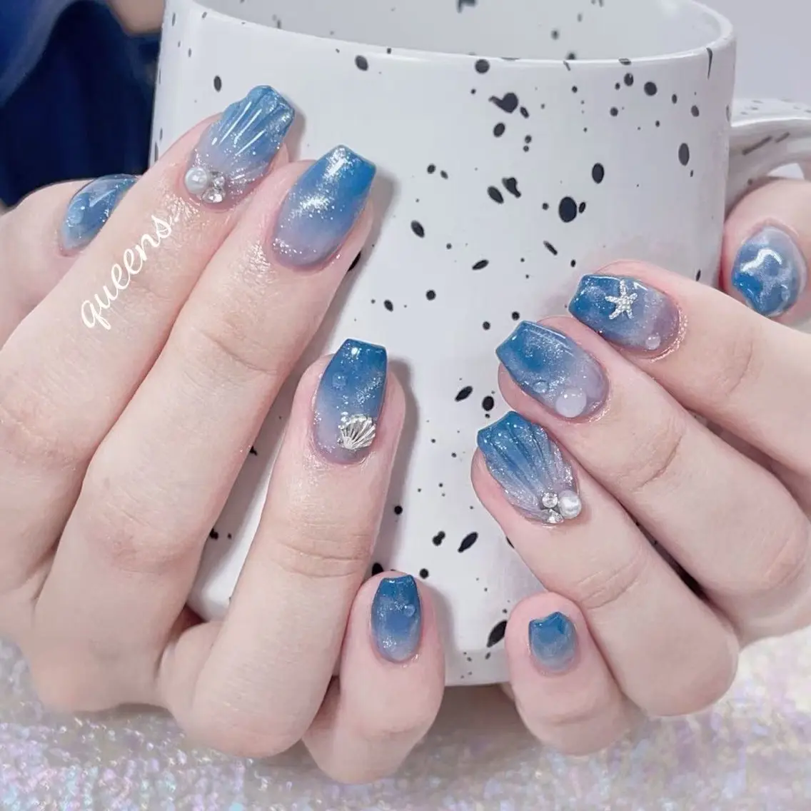 ネイル ハンドネイル Queens 榊 まおのネイルデザイン
