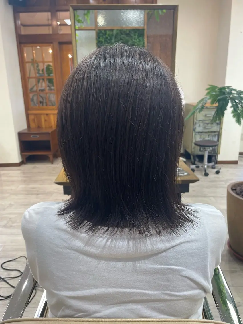 ショート アッシュ アッシュブラウン ヘアカラー 小久保 涼子のヘアスタイル
