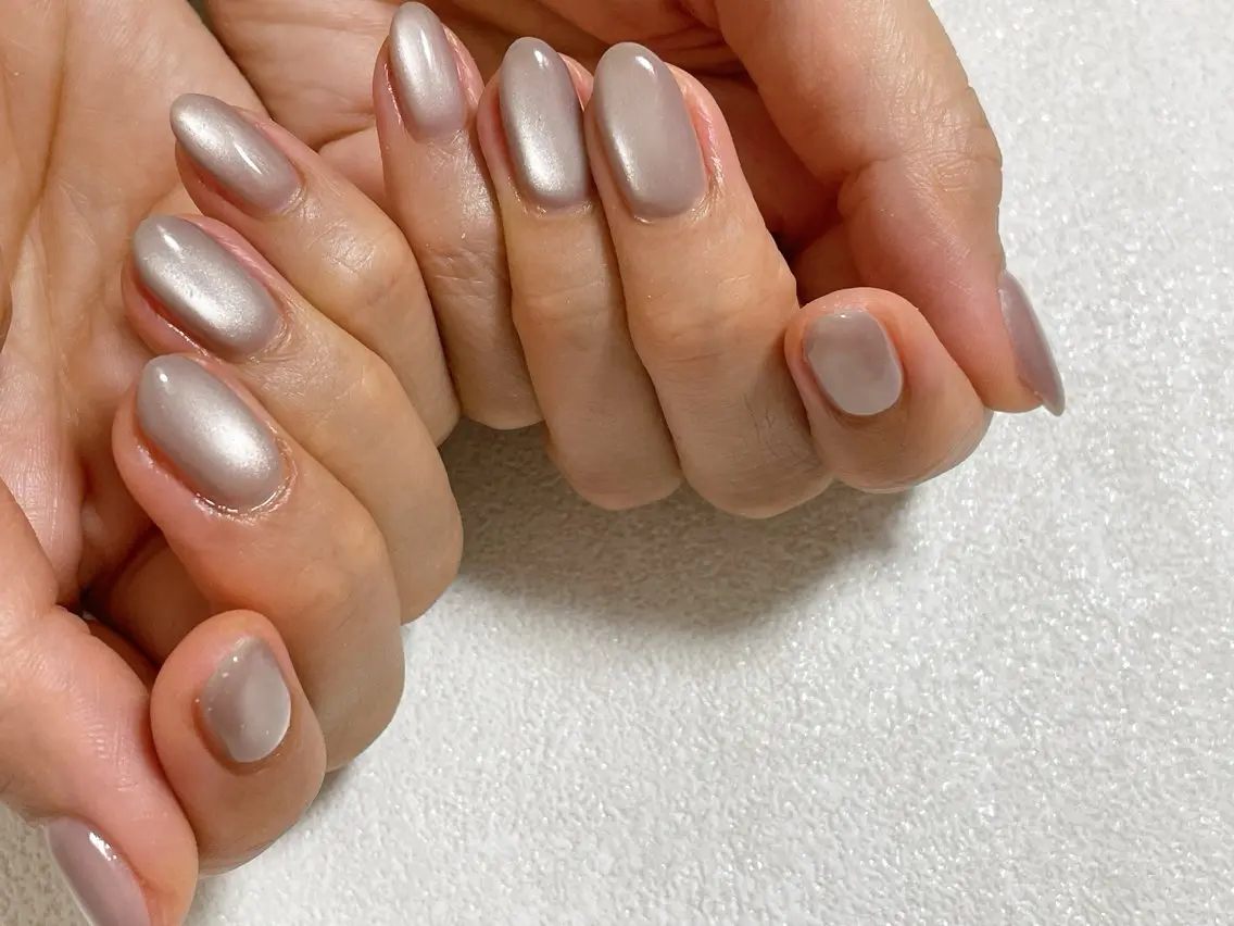 ネイル オーロラネイル フットネイル フレンチネイル ジェルネイル マグネットネイル ハンドネイル mogunail &blowのネイルデザイン