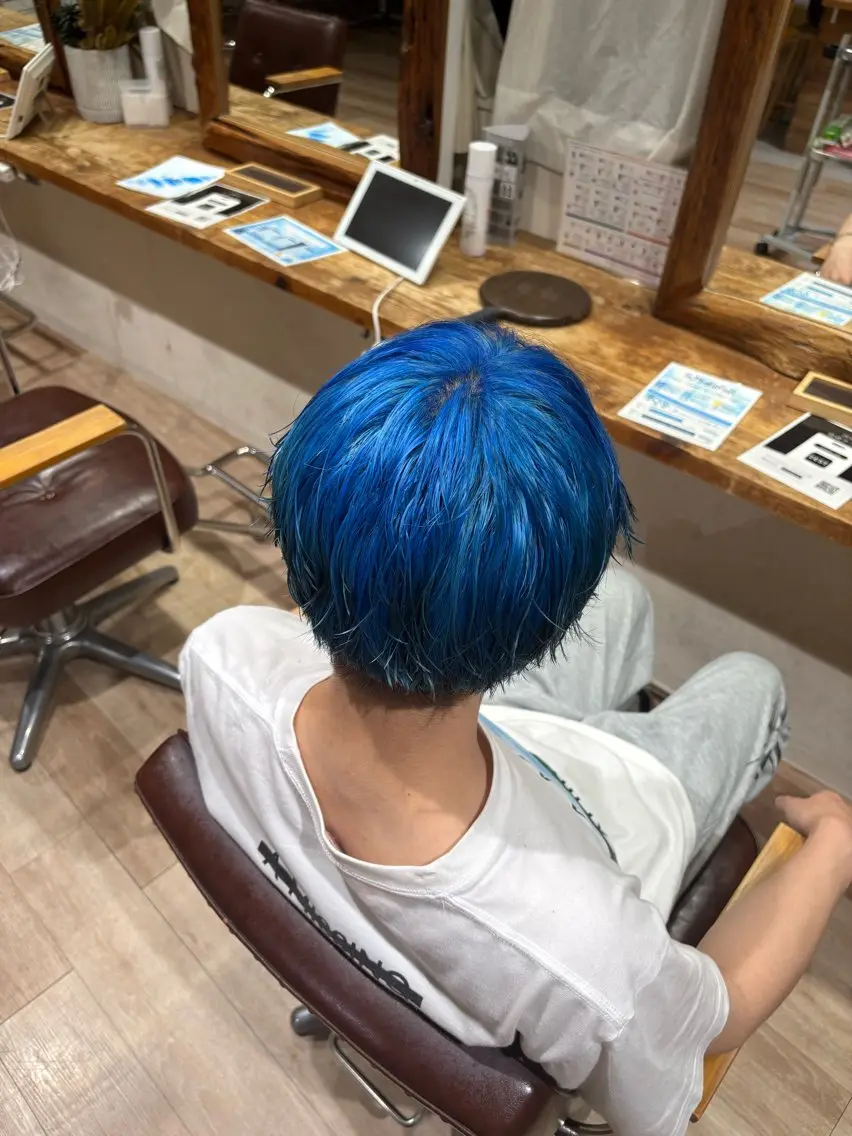 カラー メンズ ブルーカラー ダブルカラー 透明感color ゆうな🎀のヘアスタイル