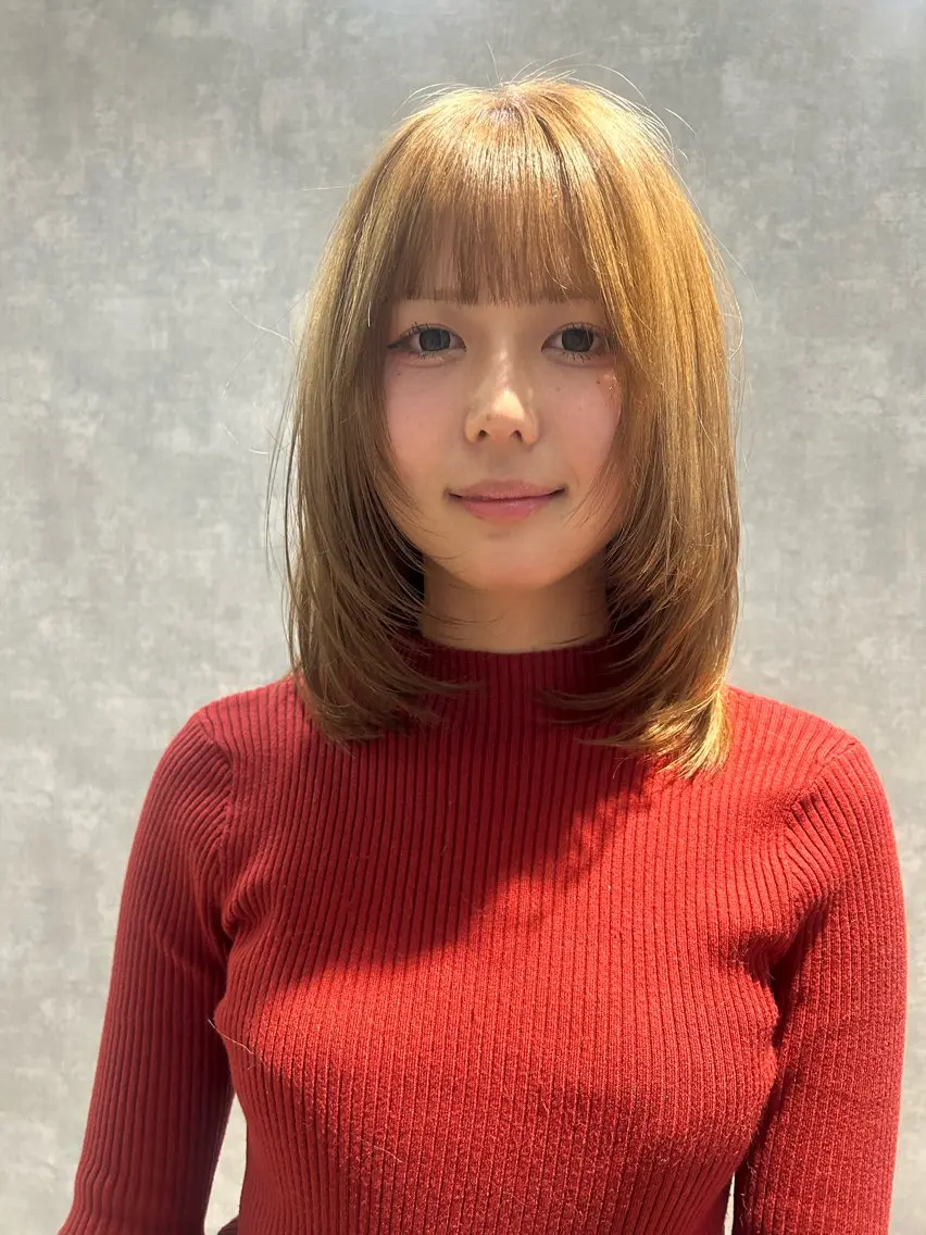 ミディアム 小顔垢抜けレイヤー/ ハイトーン/YUTOのヘアスタイル