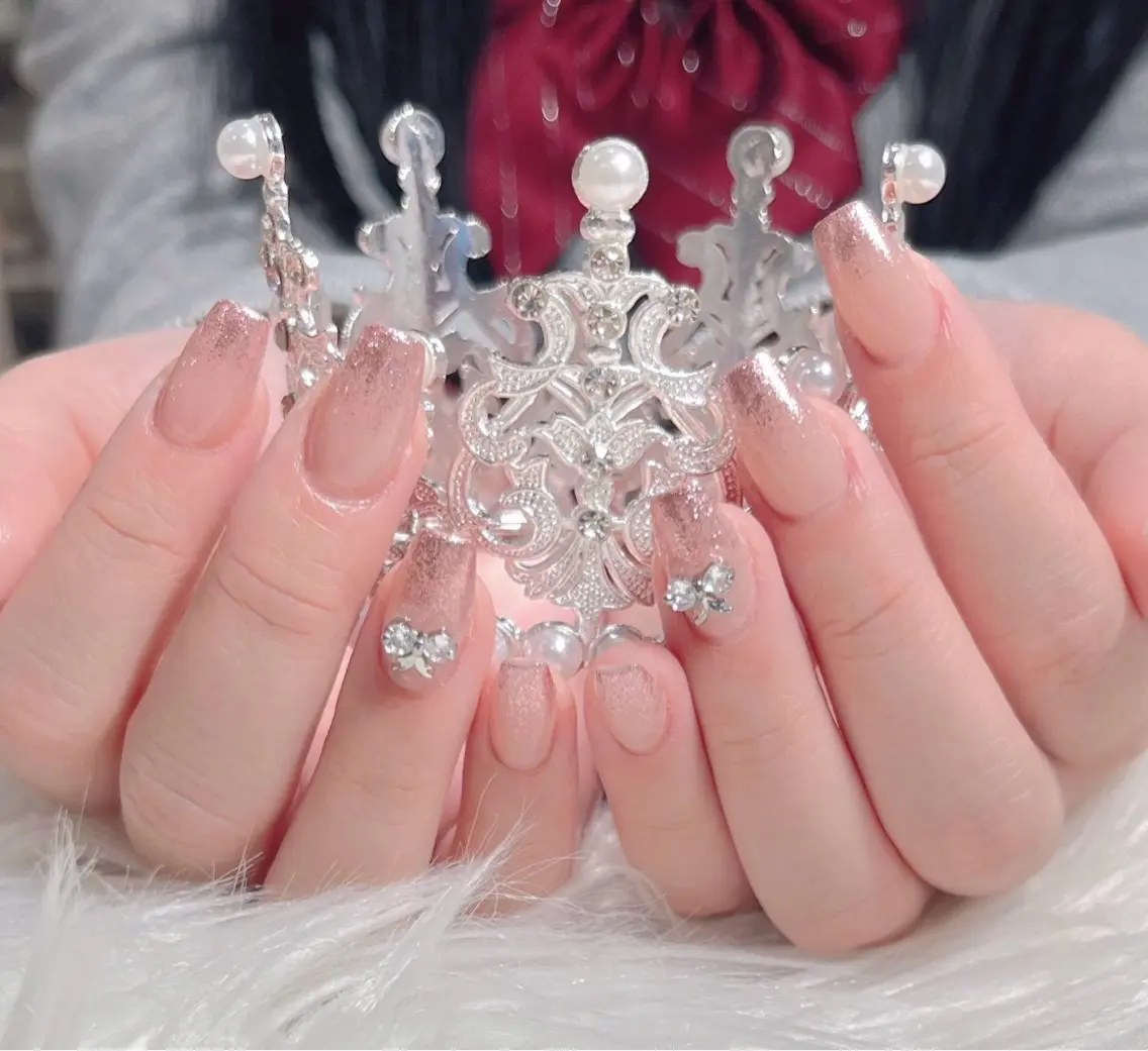 ネイル グラデーション ラメ(グリッター) ラメグラデーション リボン ハンドネイル FLY Nail Salonのネイルデザイン