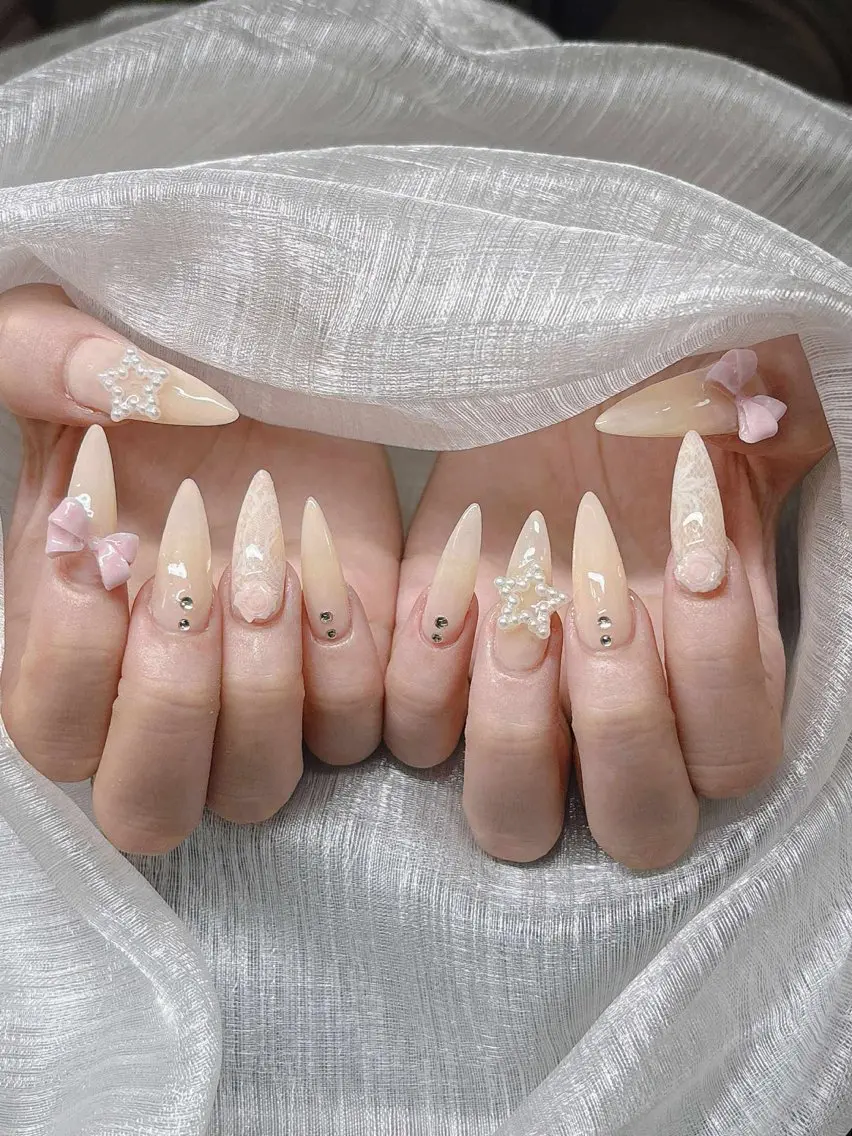 ネイル 長さ出し グラデーション 卒業式 キラキラネイル マグネットネイル ハンドネイル Lee Nailsのネイルデザイン