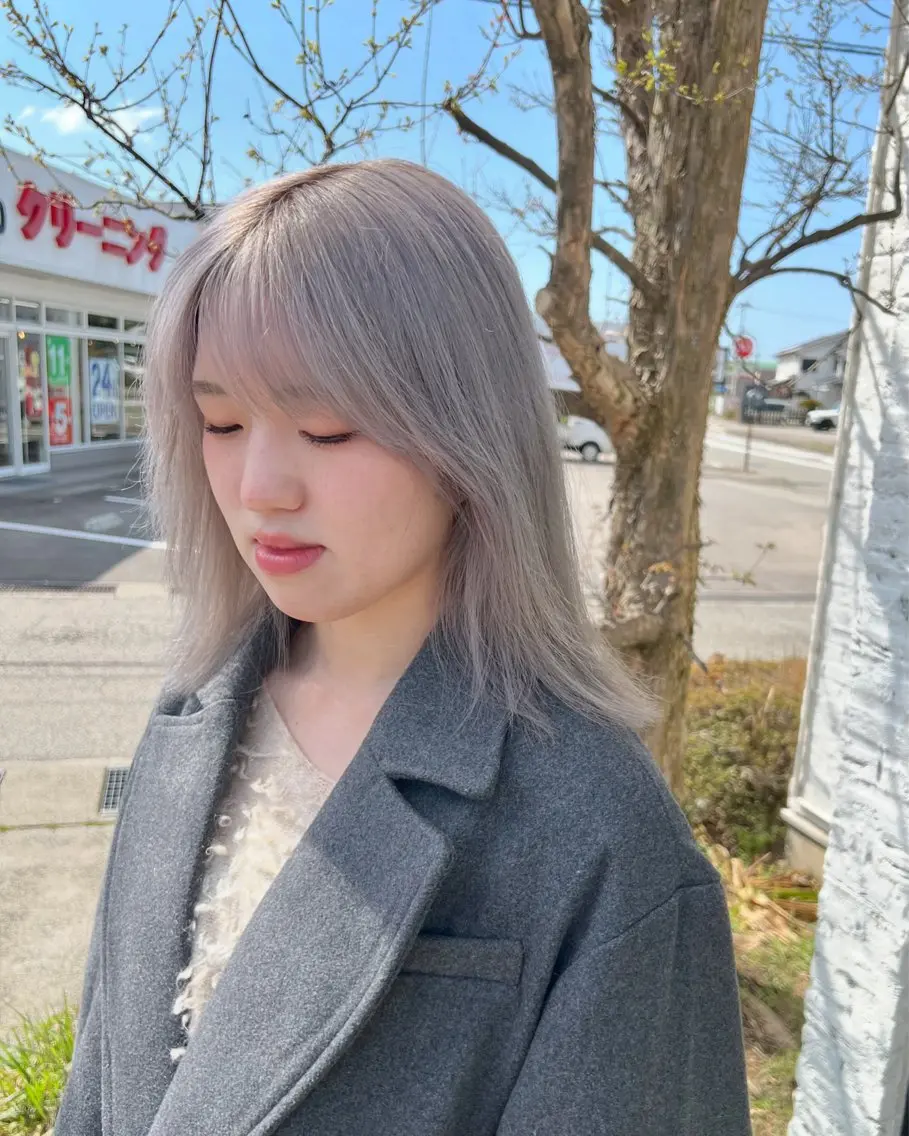 セミロング カラー カット ヘアカラー トリートメント 池本 勇大のヘアスタイル
