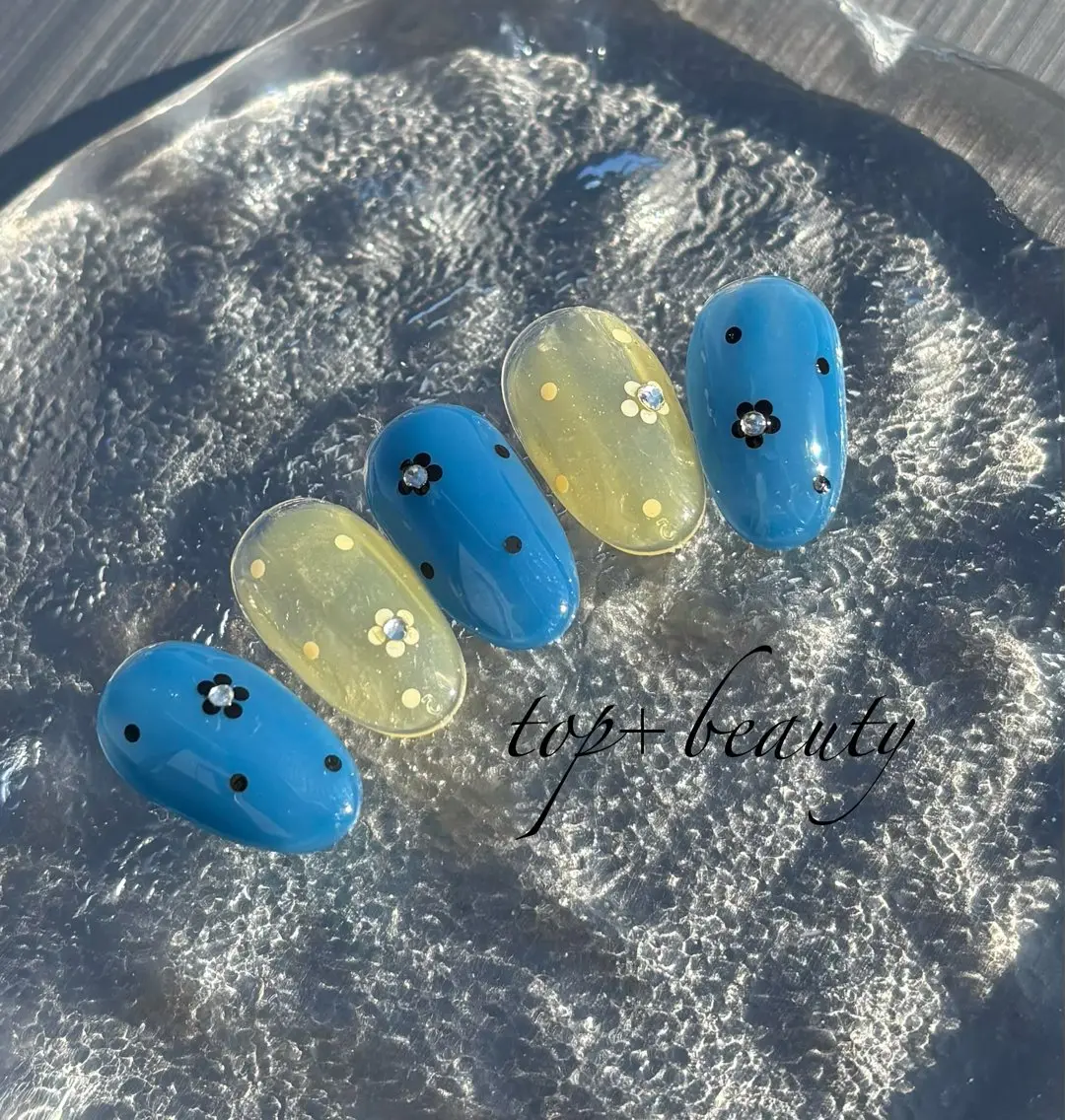ネイル T + B ❇︎ ayuのネイルデザイン