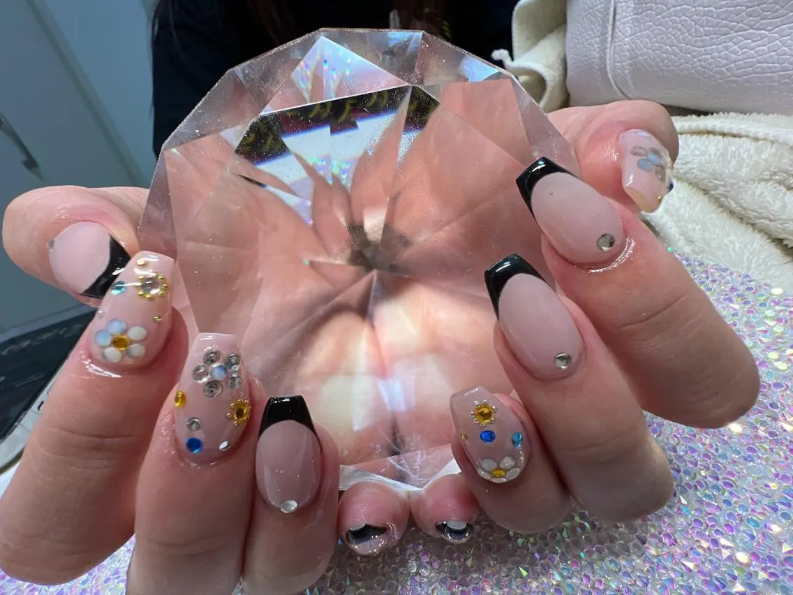 ネイル フラワーネイル フレンチネイル coco nailのネイルデザイン