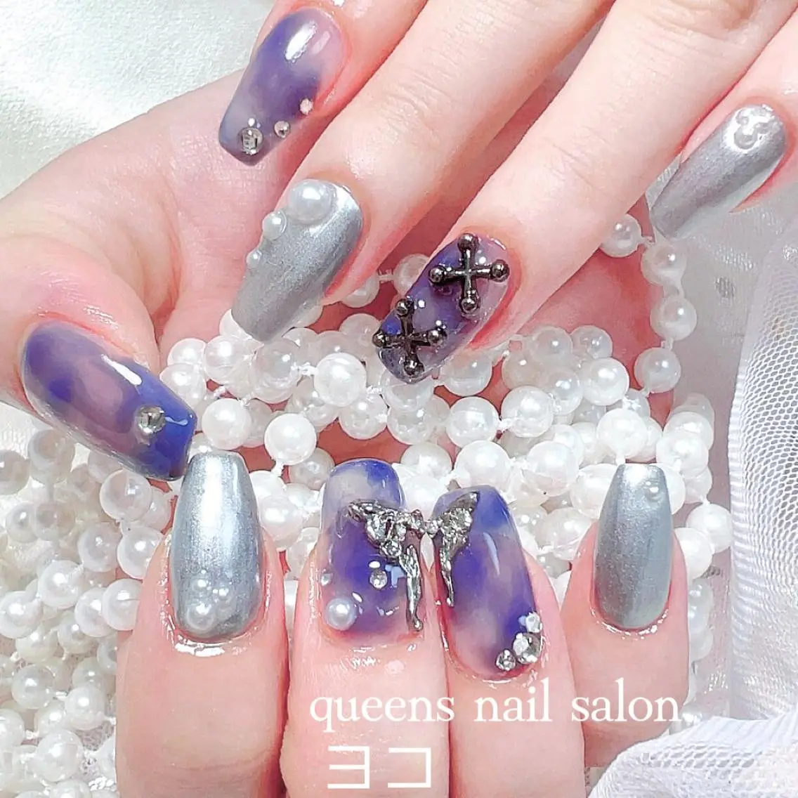 ネイル queensnail 🧸mikaのネイルデザイン