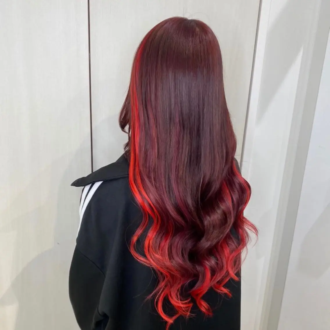 ロング カラー ボルドーカラー ヘアカラー エクステ 🦋エクステ🦋 TOMOKAのヘアスタイル