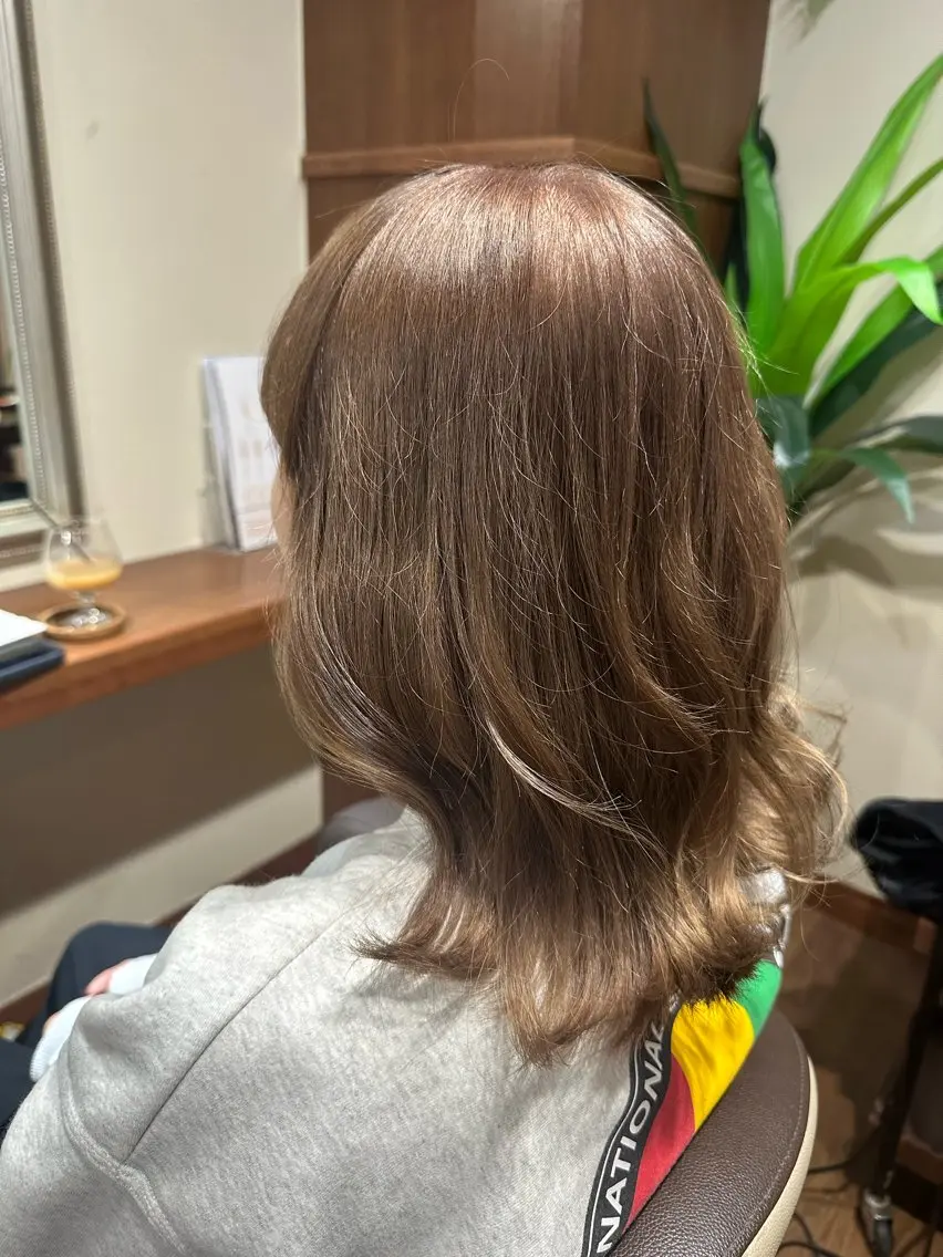 セミロング カラー ブリーチ ケアブリーチ ダブルカラー ハイライトカラー ハイトーンカラー ヘアカラー トリートメント RINA .のヘアスタイル
