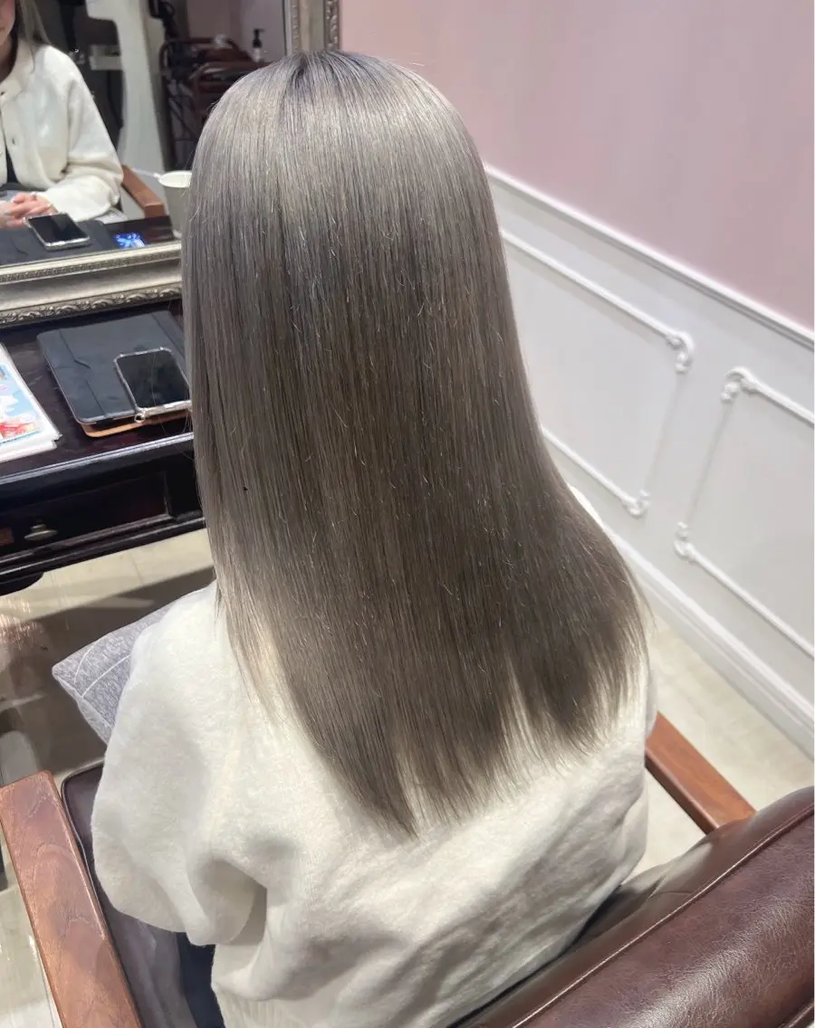 ロング カラー グレージュ ヘアカラー トリートメント 透明感カラー 🫧ゆうしん/平尾のヘアスタイル