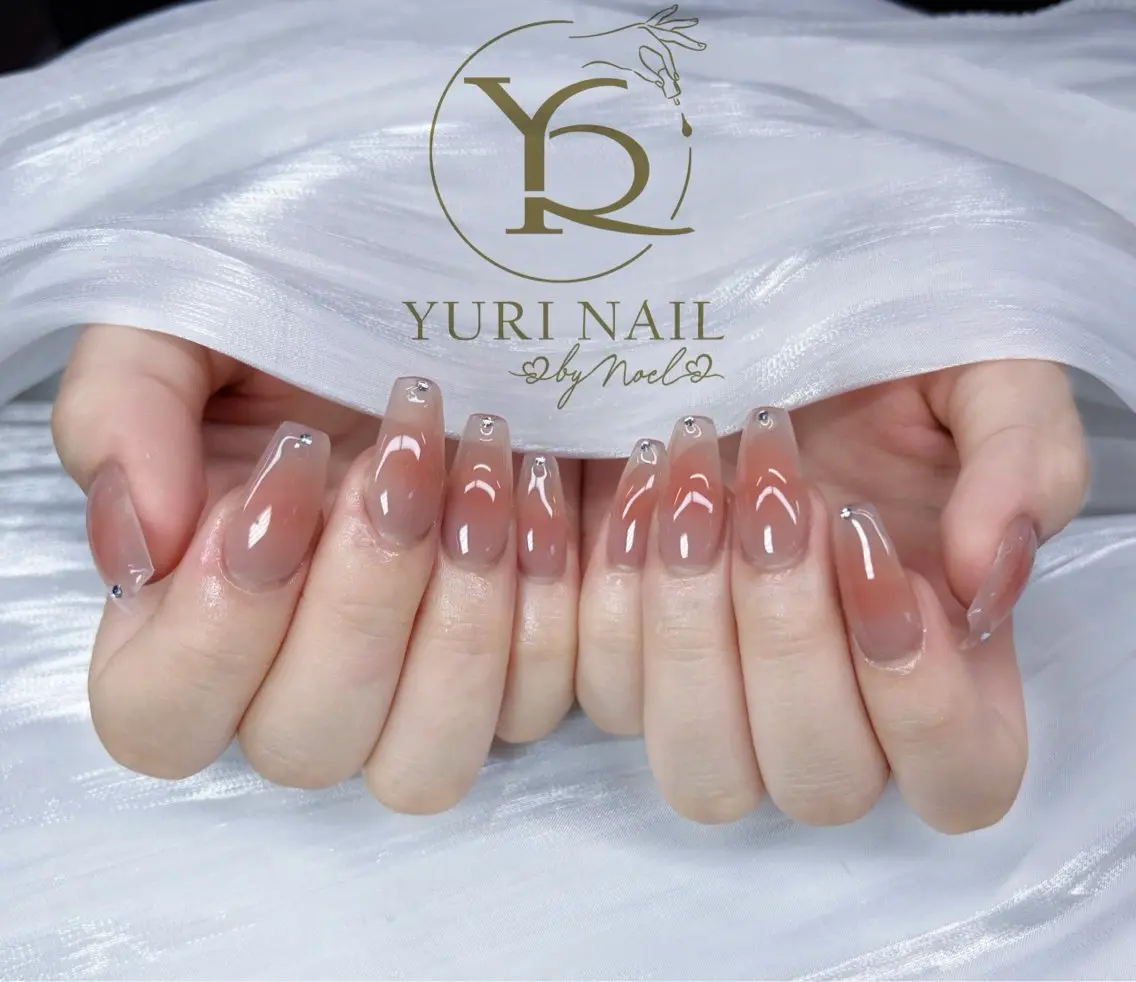 ネイル チークネイル フットネイル フレンチネイル グラデーション キラキラネイル ハンドネイル フットネイル ハンドケア YURI Nail Funabashiのネイルデザイン