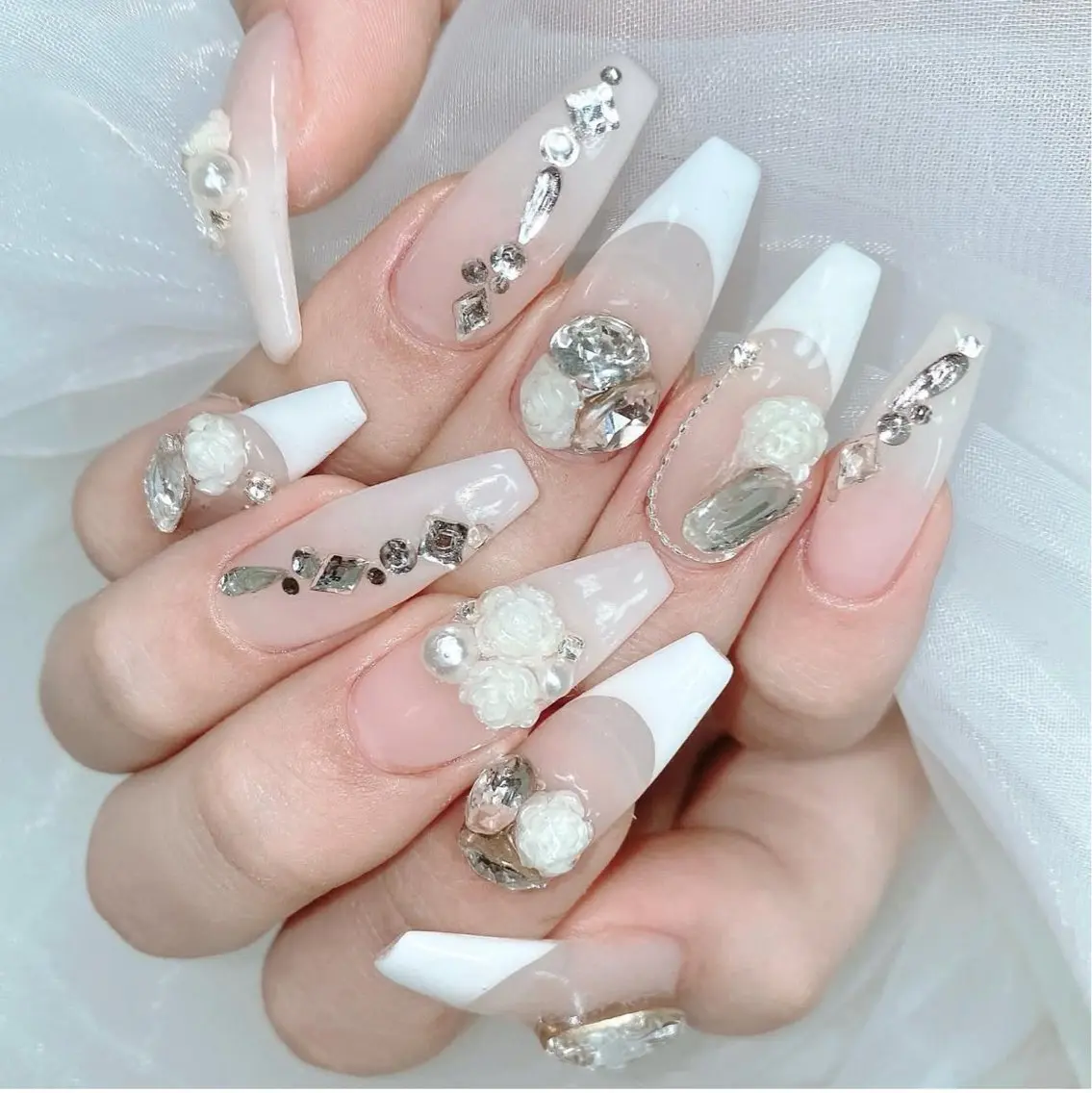 ネイル アニマル柄 オーロラネイル チークネイル フラッシュネイル ジェルネイル ハンドネイル Tira Nailのネイルデザイン