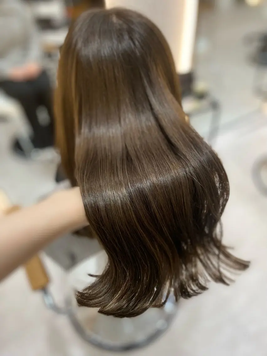 ロング カラー ケアカラー グレージュ オリーブグレージュ オリーブグレー 艶髪・透明感カラー・ 韓国ヘア・Yuriのヘアスタイル