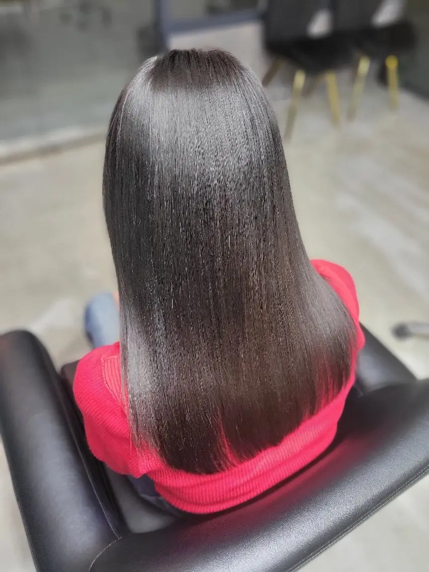 セミロング 髪質改善 schwarz  黒森一馬のヘアスタイル