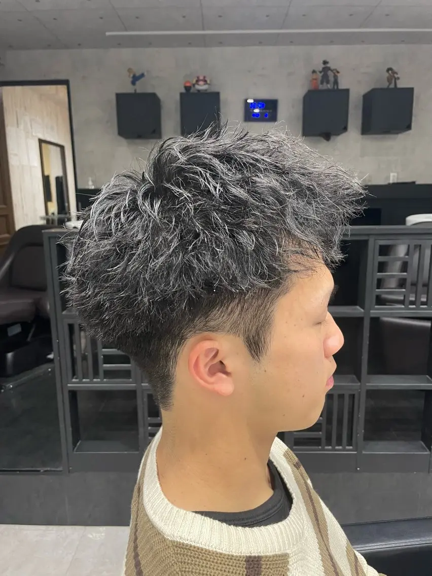 ショート パーマ メンズ アップバング メンズパーマ ツイストスパイラルパーマ スパイラルパーマ 垢抜けメンズパーマ /颯太のヘアスタイル