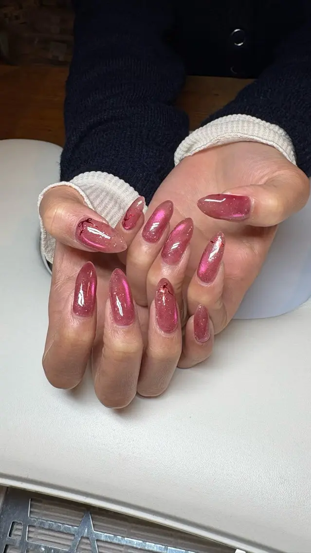 ネイル フラッシュネイル キラキラネイル ラメ(グリッター) マグネットネイル ハンドネイル Lily Nailのネイルデザイン