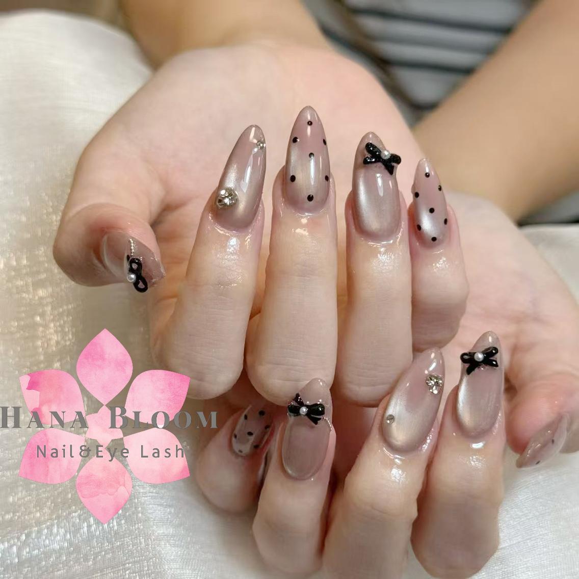 ネイル チークネイル 長さ出し フラッシュネイル キラキラネイル 韓国ネイル ハンドネイル ハンドケア Hana Bloom Nail 練習モデルのネイルデザイン