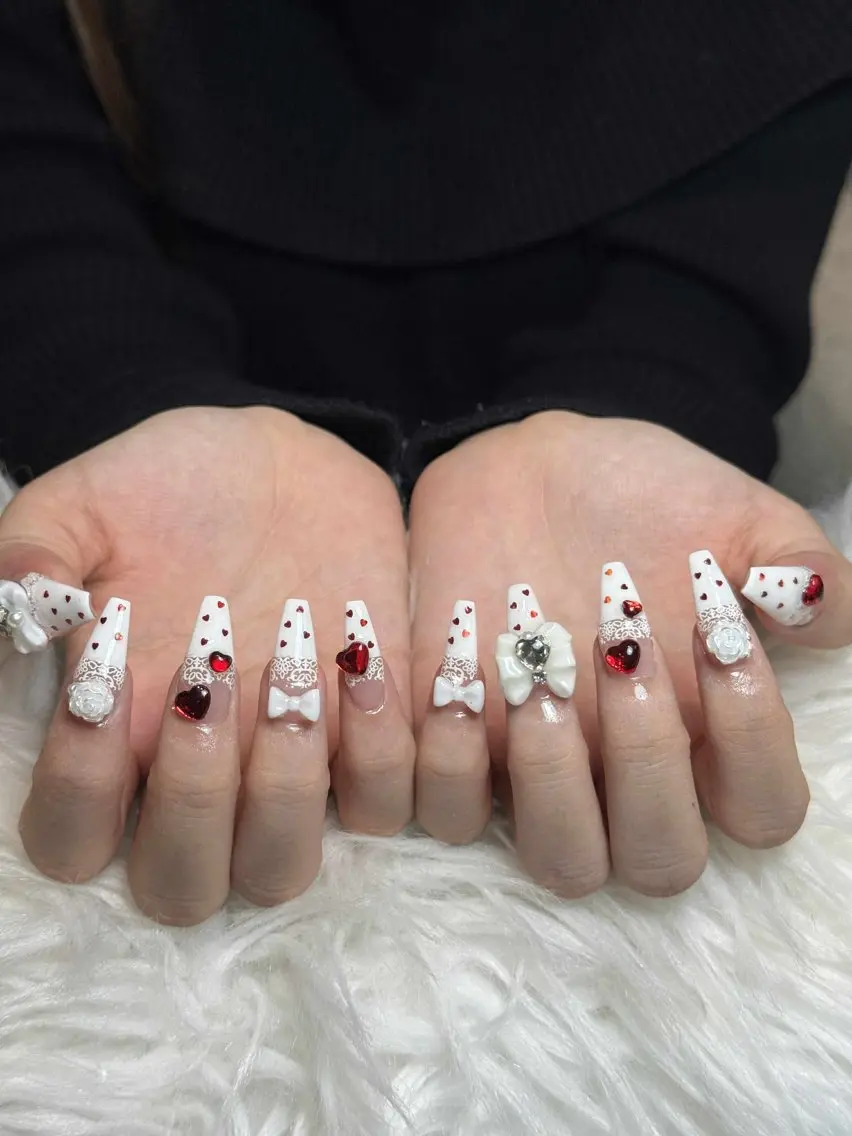 ネイル ボルドー ブラウン チークネイル ドット フットネイル Julli NailStudioのネイルデザイン