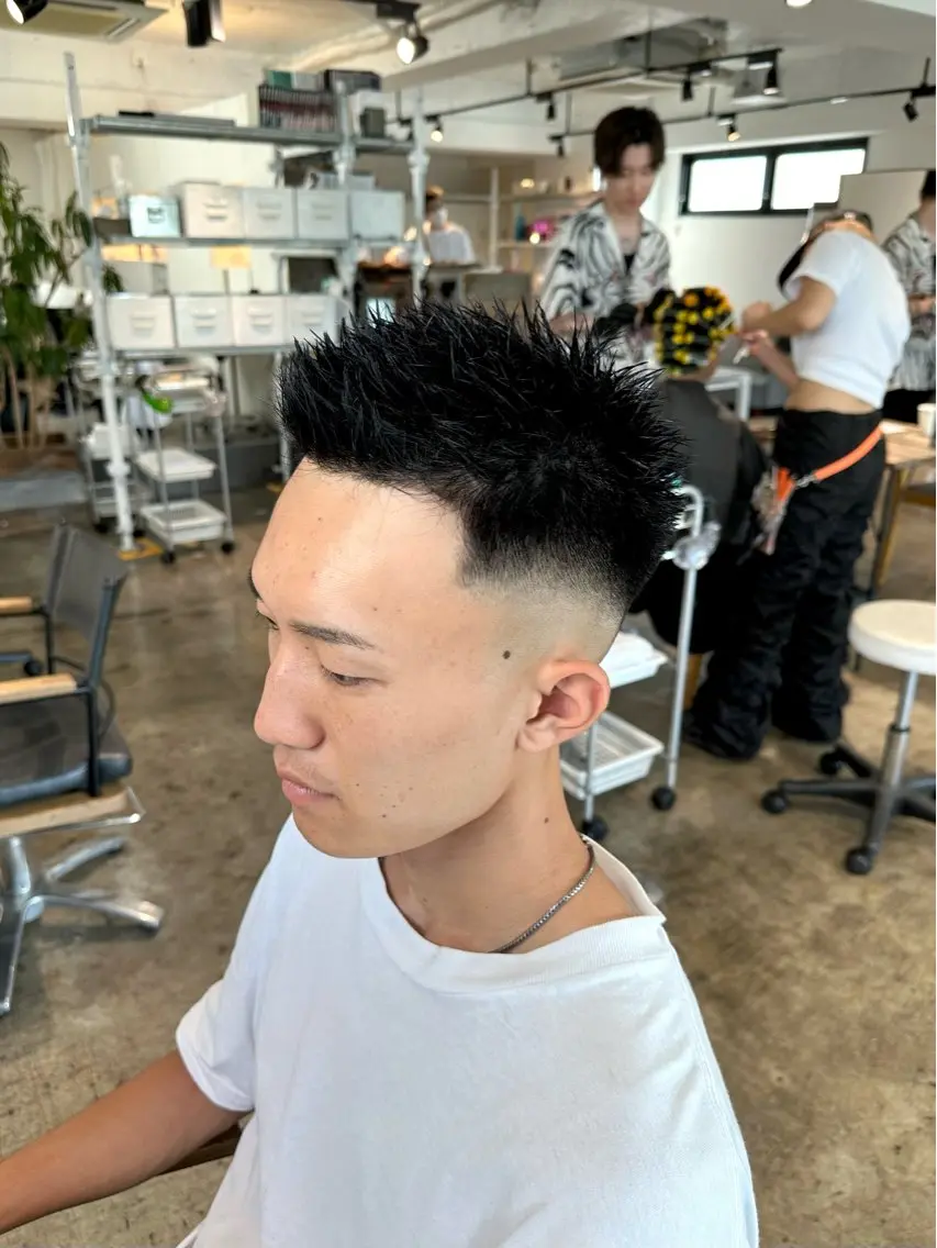 メンズ フェードカット メンズパーマ スパイキーショート 刈り上げ カット 骨格補正施術/メンズ 専門美容師/YUYAのヘアスタイル