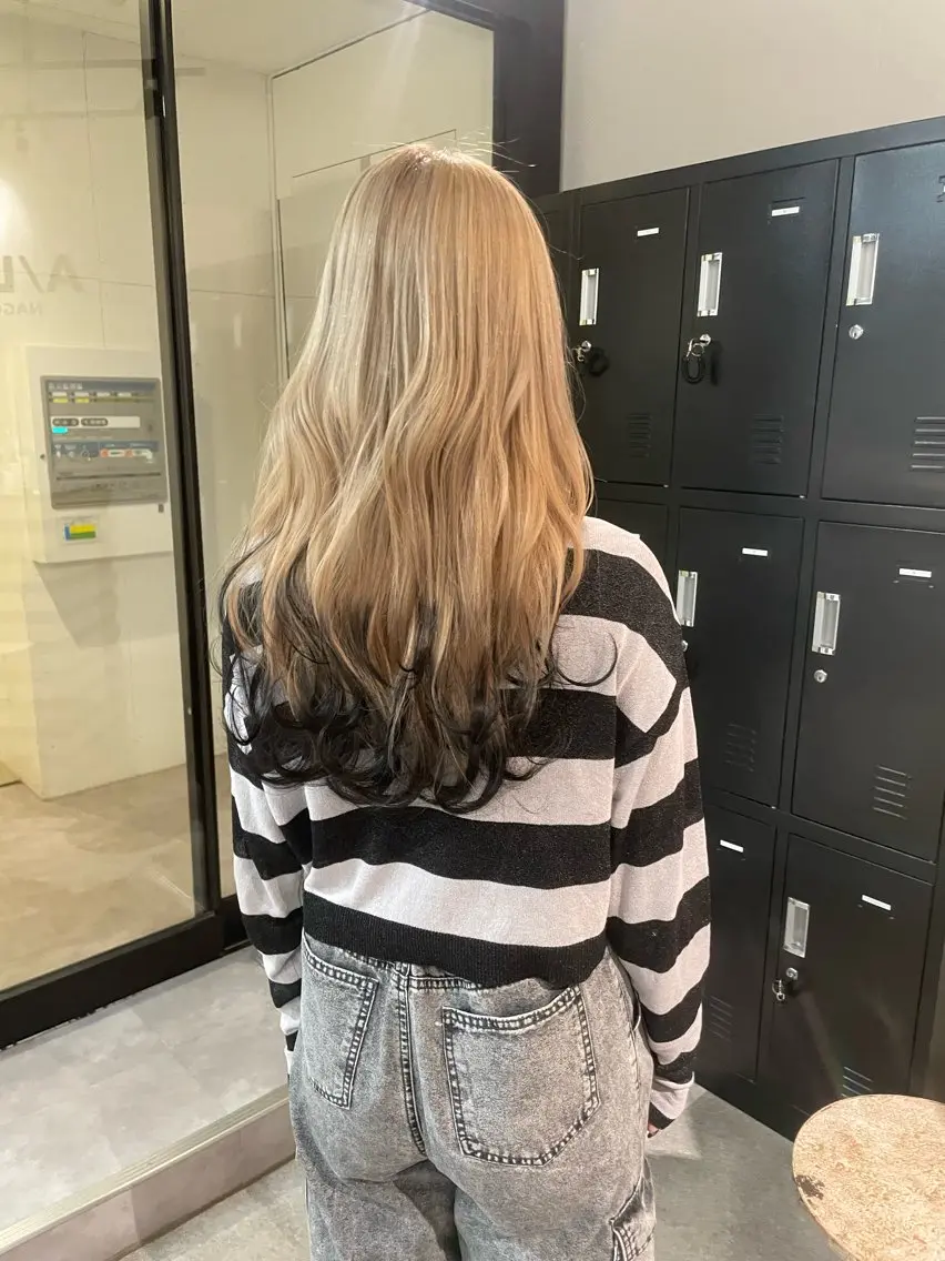 ロング カラー ブリーチ レイヤーカット 久保田 千尋のヘアスタイル