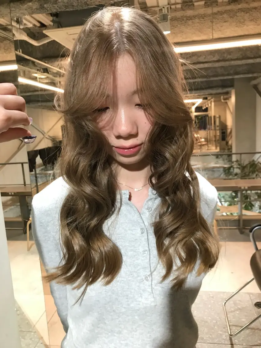 ロング カラー ヘアカラー fev Rionのヘアスタイル