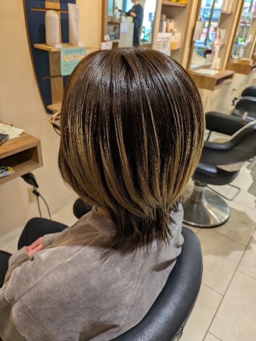 ミディアム ウルフカット 塚原 友紀子のヘアスタイル