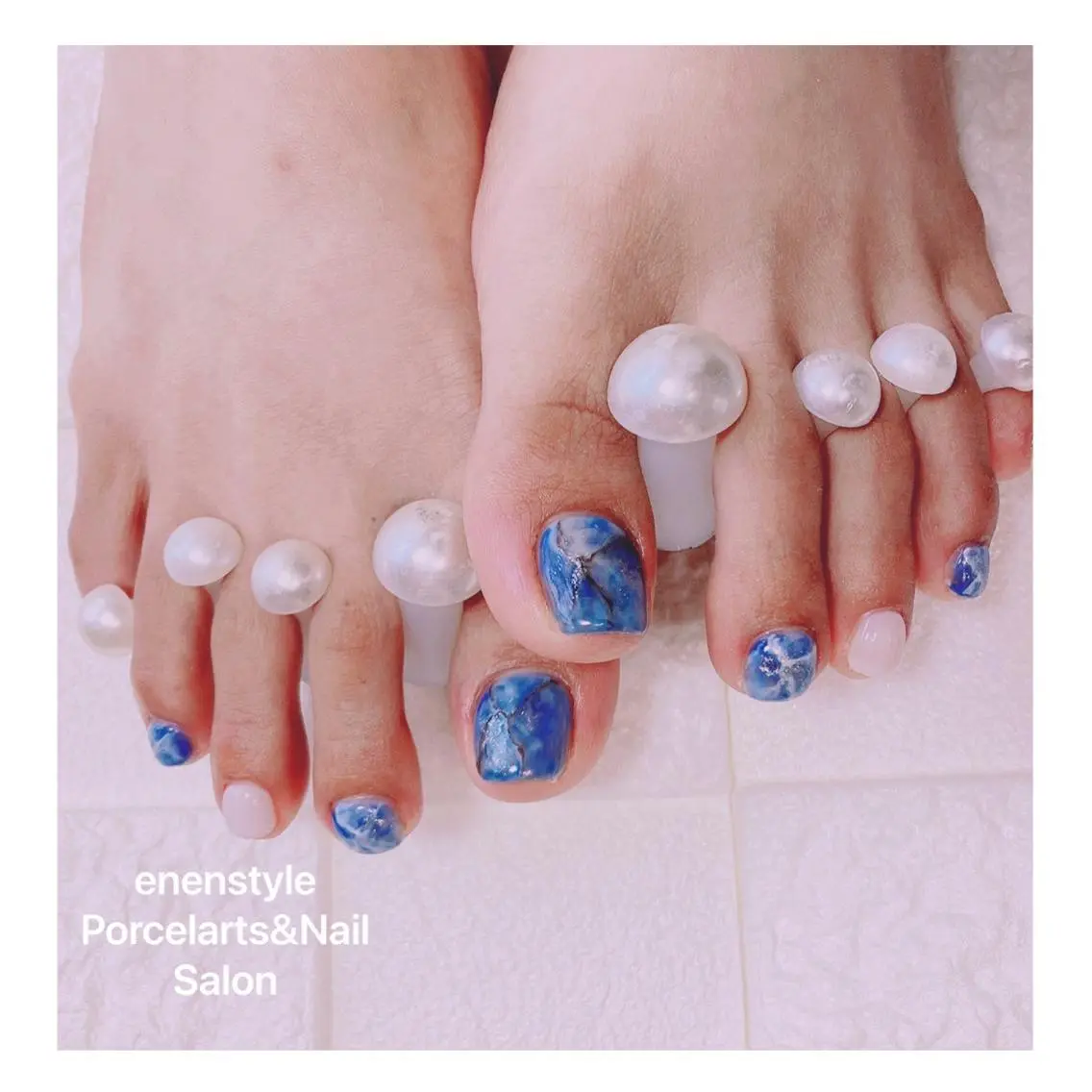 ミディアム ネイル ハンドネイル フットネイル 🐾enen style 🐾のネイルデザイン