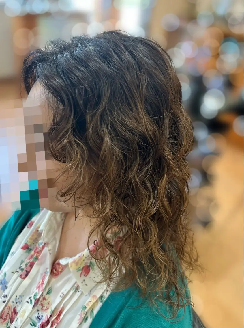 セミロング カット パーマ かぁちゃん 橋本のヘアスタイル