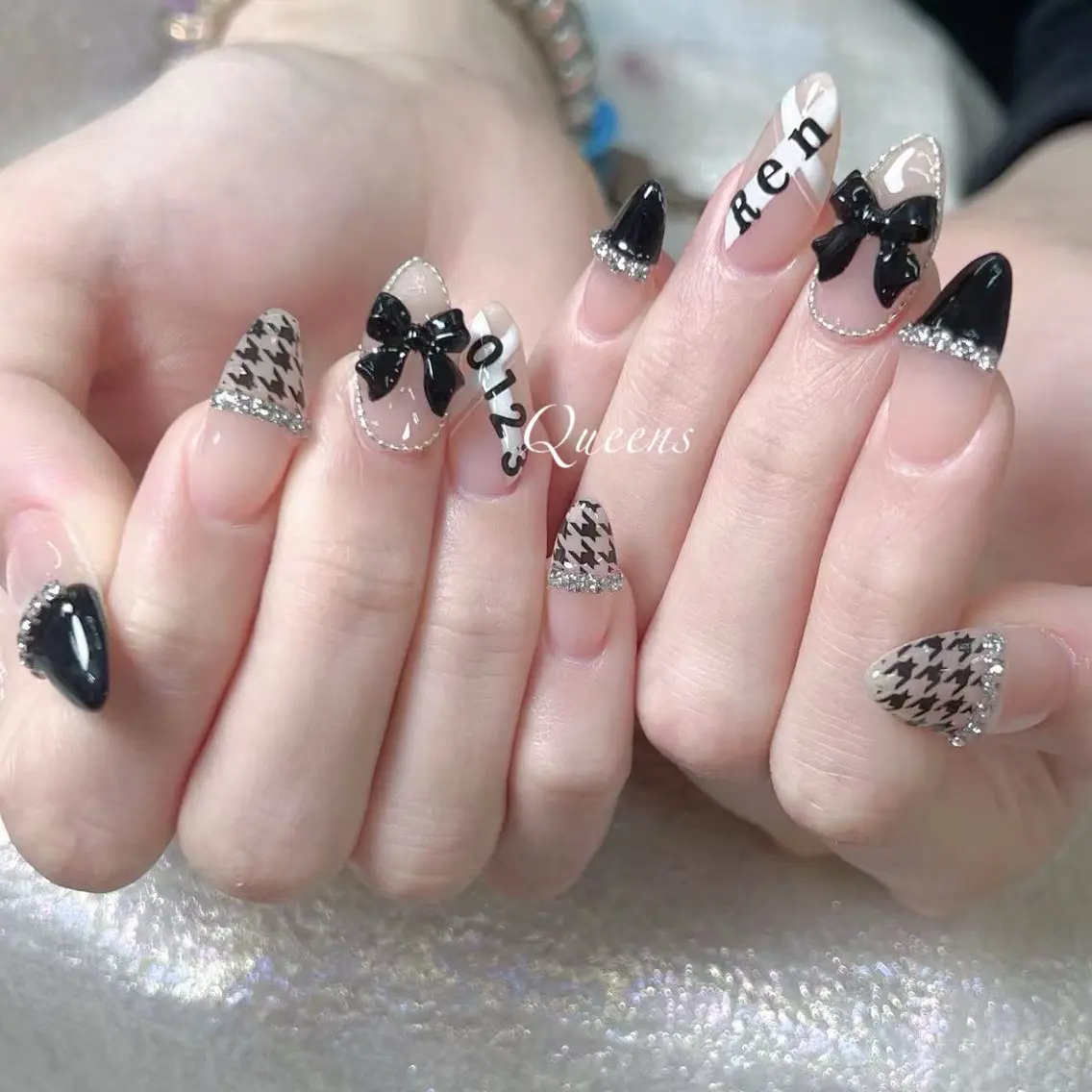 ネイル ハンドネイル Queens みなみのネイルデザイン