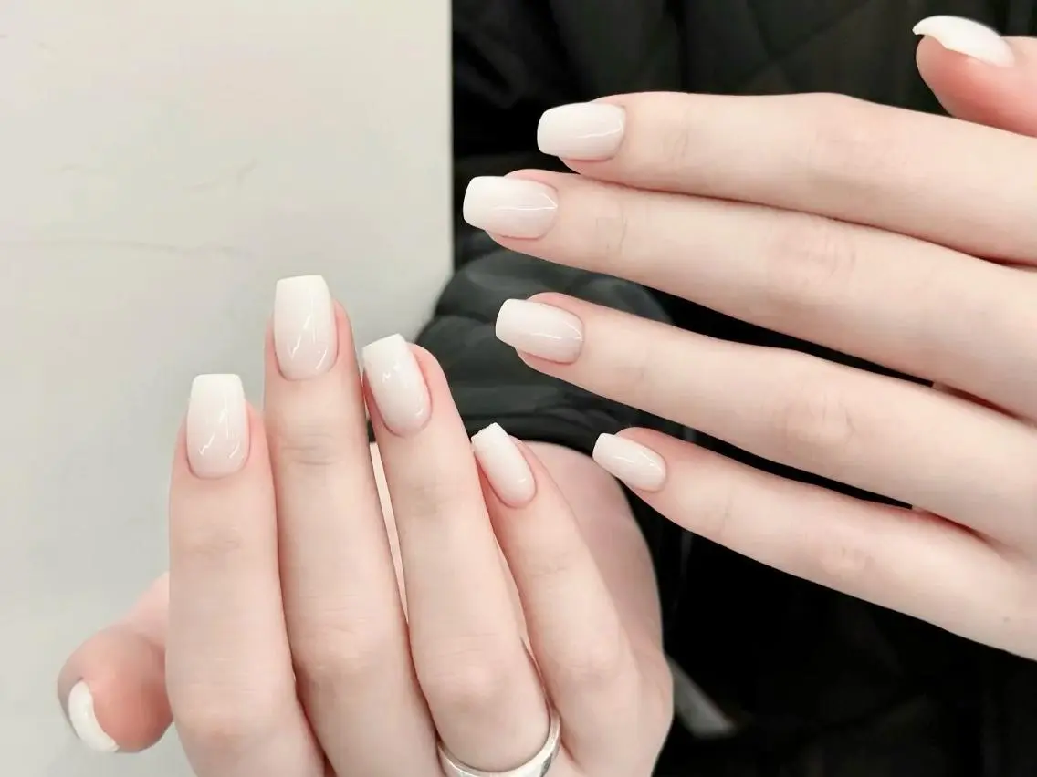 ネイル オーロラネイル チークネイル 長さ出し フットネイル フレンチネイル ハンドネイル フットネイル ハンドケア yumi nailのネイルデザイン