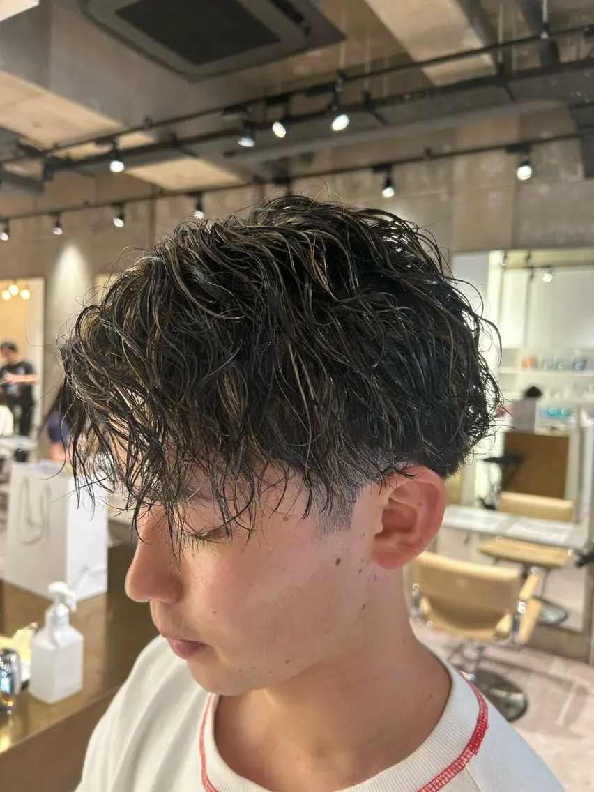 パーマ メンズ メンズパーマ ツイストスパイラルパーマ スパイラルパーマ 無料ショートモデル 募集✔️SEIYAのヘアスタイル