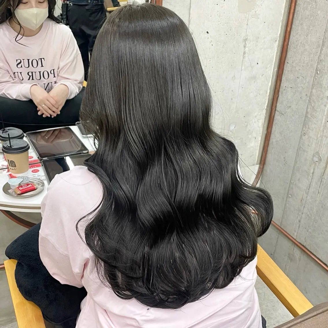 ロング カラー オリーブグレー カット ヘアカラー トリートメント noii / 伊藤 愛莉のヘアスタイル