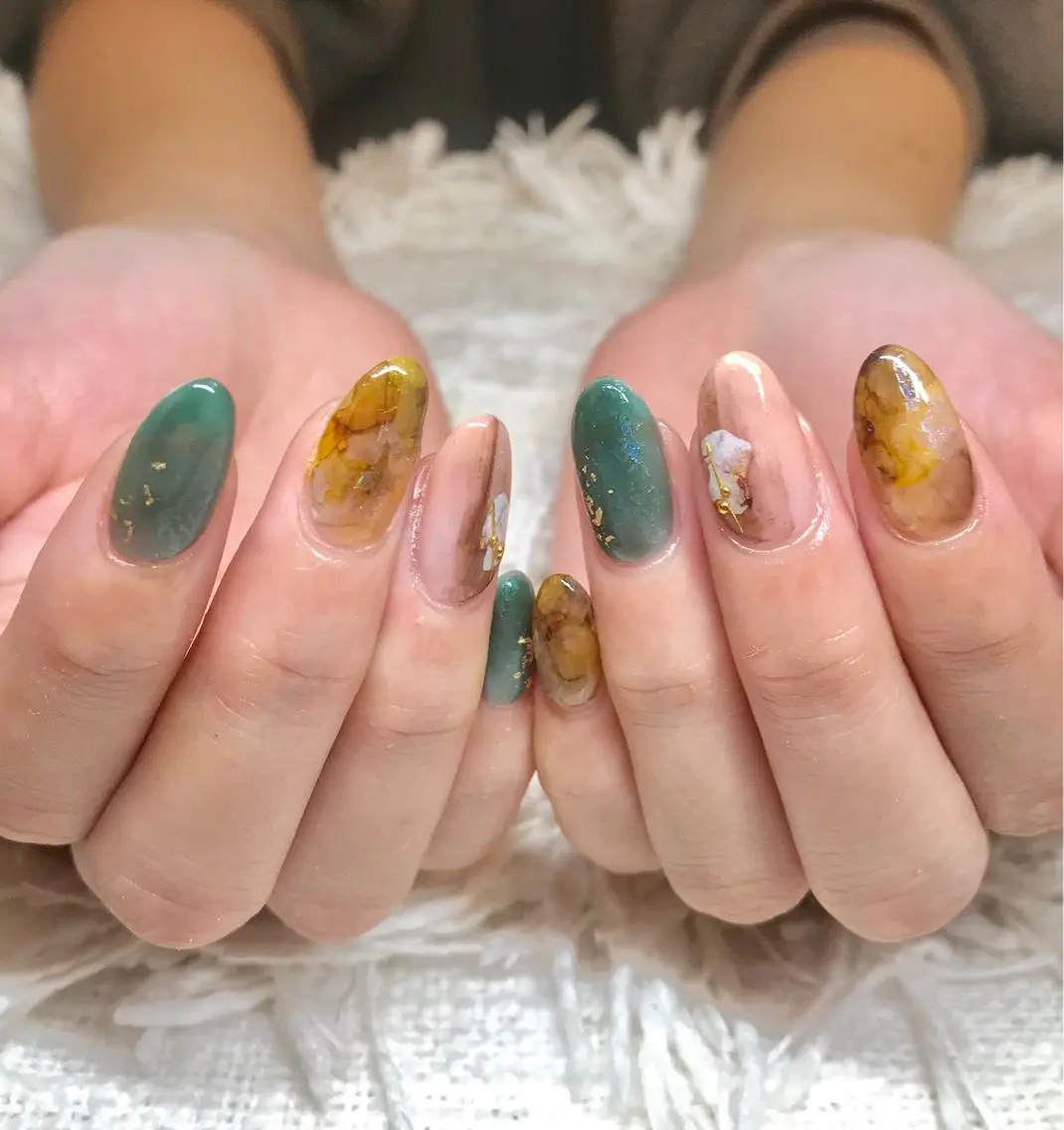 ミディアム カラー パーマ ヘアアレンジ メンズ キッズ ネイル マツエク・マツパ グリーン el. by Aoのネイルデザイン