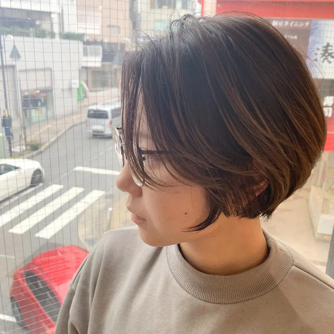ショート カラー バレイヤージュ ハイライトカラー ハイライト レイヤーカット ショートヘア カット ヘアカラー circus by KENJE 町田店のヘアスタイル