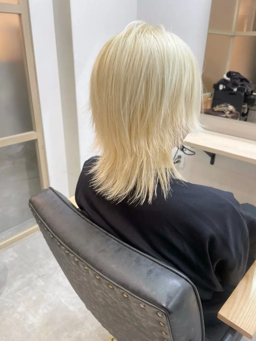 ミディアム カラー ☁️ケアブリーチ￤ ウルフ￤Shioriのヘアスタイル