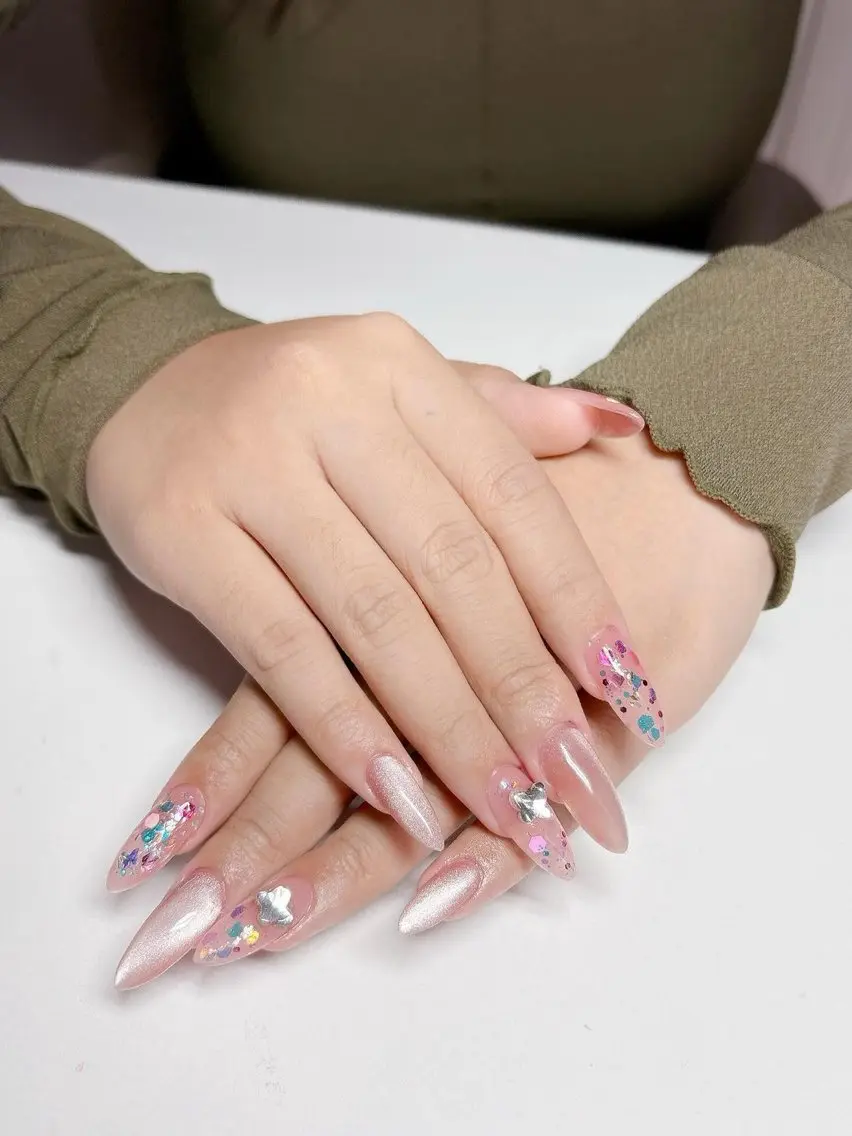 ネイル ラメ(グリッター) マグネットネイル RosyBeauty Salonのネイルデザイン